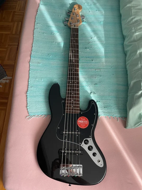 Fender Squier Jazz Bass 6 Saiter