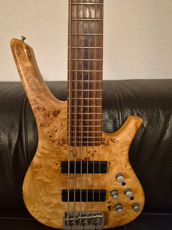 Magnus Guitars Sharkey 6 m. Pope Elektronik auch Tausch mit Dingwall SP1 5 oder Yamaha BB 2025 x