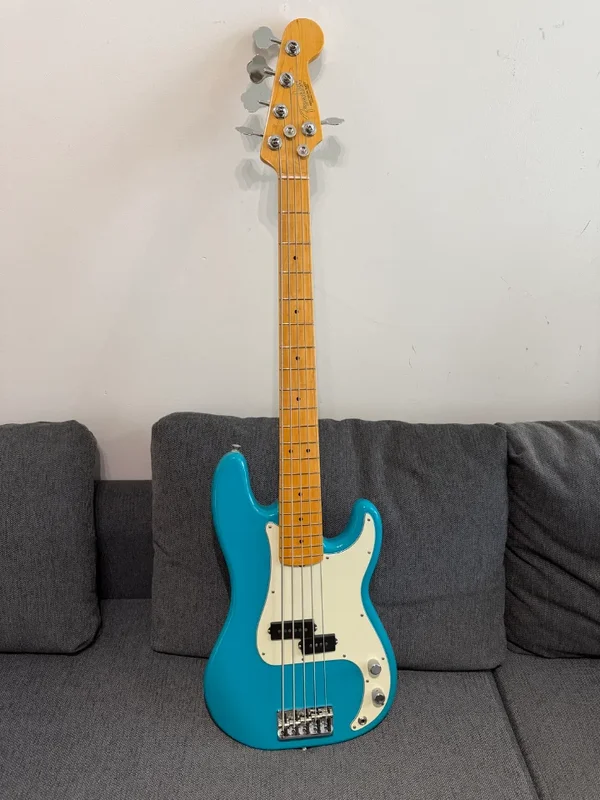Fender Precision Bass American Professional II – US-Fertigung Corona, California