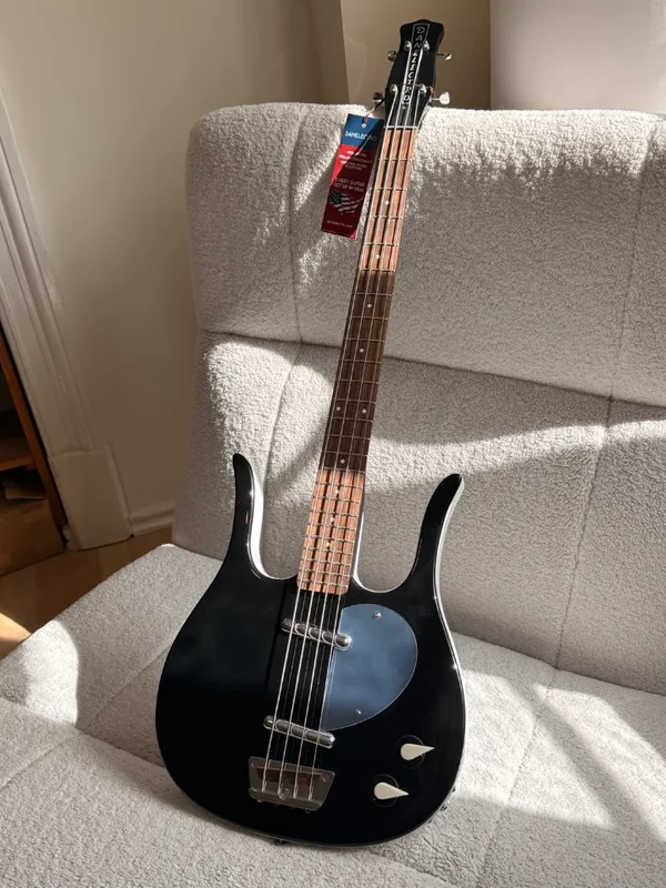 Danelectro 58 Longhorn Bass in Black