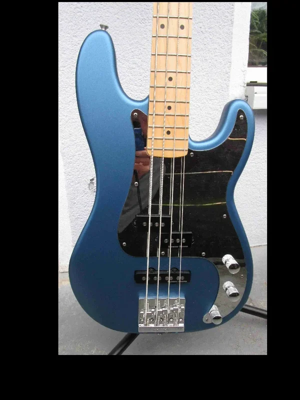 Fender American Performer Bass €950 VB