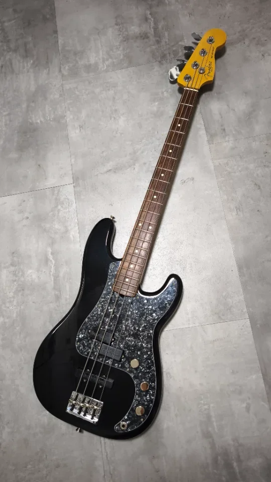 FENDER US-Standard Precision Bass aus 2017, Mod. PJ