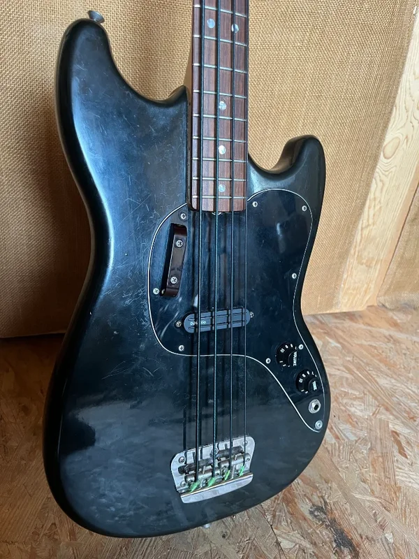 Tausche Fender 70s Vintage Musicmaster Bass