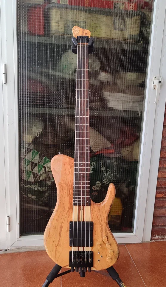 Vb custom bass