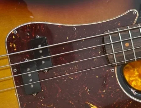 [SUCHE] Fender American Vintage II Precision