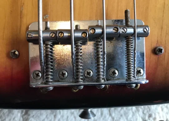 Fender BassBridge v. 70 und 71
