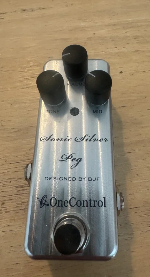 One Control Sonic Silver Peg – Bass Overdrive / Preamp