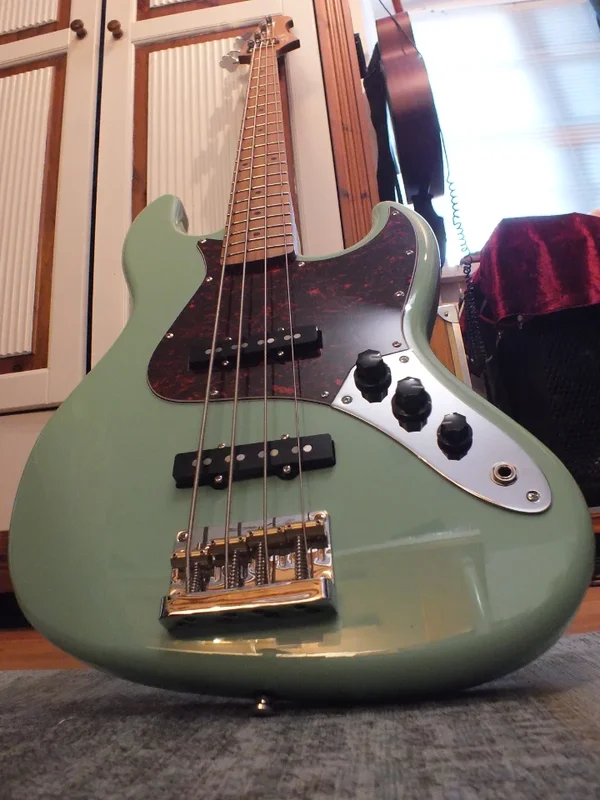 JET CUSTOM 4 string JAZZ BASS mit FGN Neo Classic 100 Pickup Set aus Japan...
