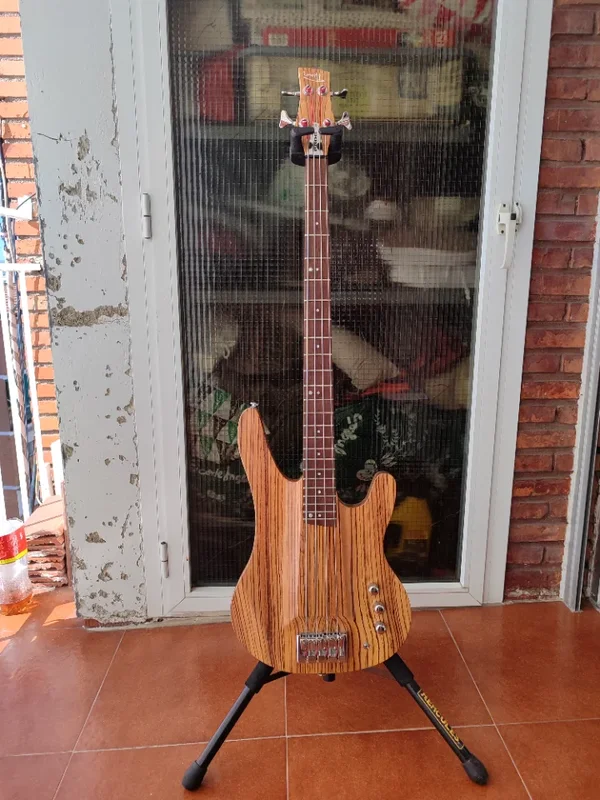 Lewitt Bass