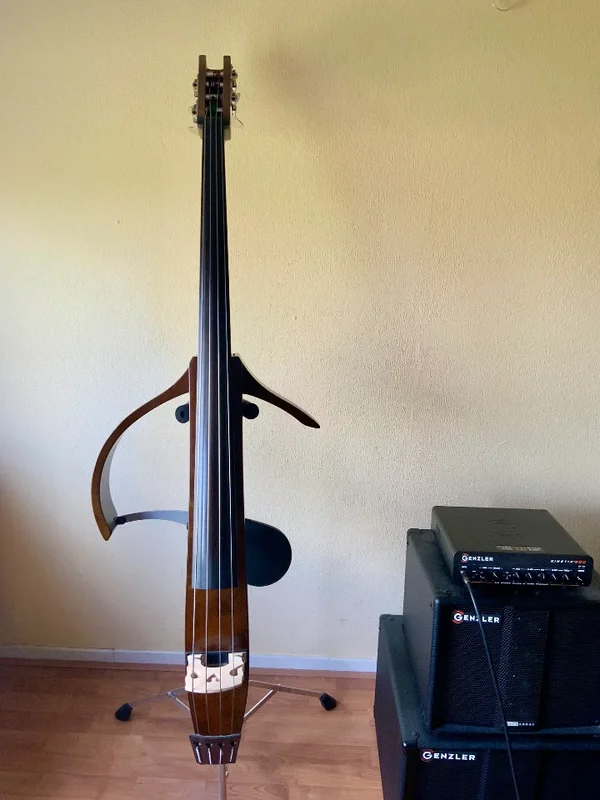 Yamaha SLB 300 Silent Bass