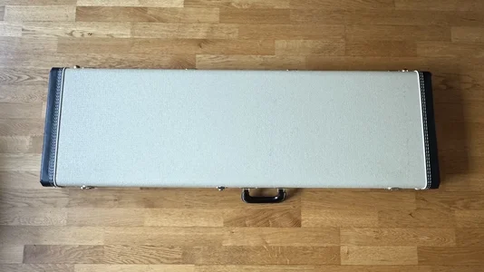 Fender GnG Blonde Tolex Bass Case - 1.webp