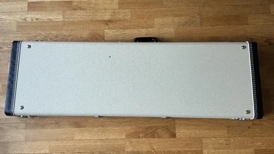 Fender GnG Blonde Tolex Bass Case - 15.webp