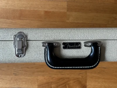 Fender GnG Blonde Tolex Bass Case - 20.webp