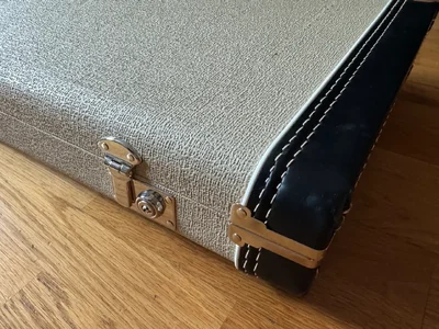 Fender GnG Blonde Tolex Bass Case - 7.webp