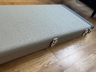 Fender GnG Blonde Tolex Bass Case - 10.webp