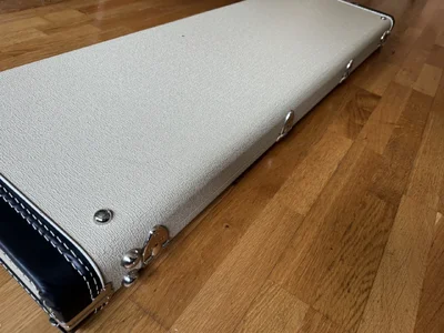 Fender GnG Blonde Tolex Bass Case - 18.webp