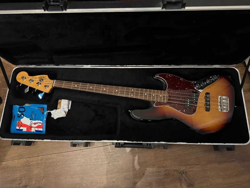 Fender Reggie Hamilton Signature Bass Sunburst