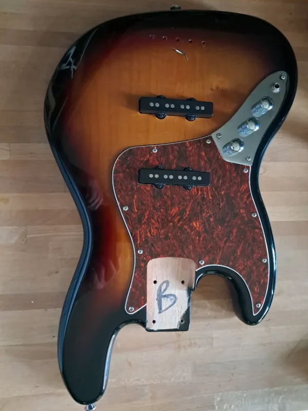 Squier CV Jazz Bass Body in 3-Color Sunburst LH