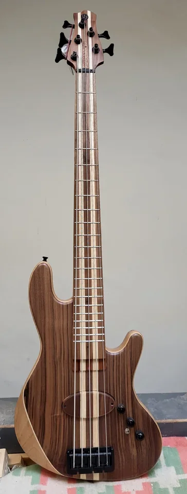 Unikat by Upgrade Basses 920 € VB Versand inkl.