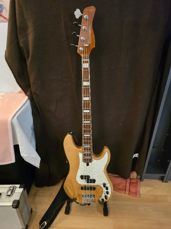 Marcus Miller Sire P8-4NT