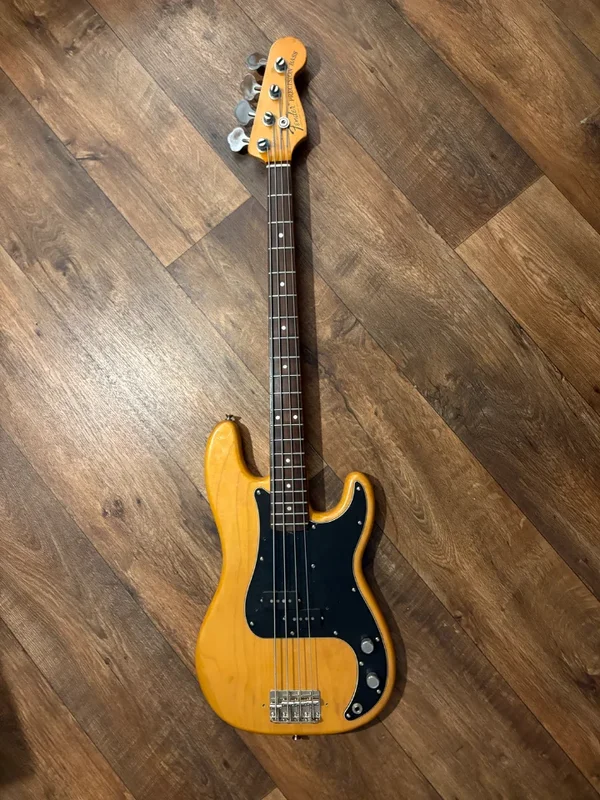 Precision Bass 70s Style