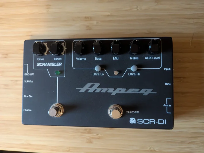 Ampeg SCR DI