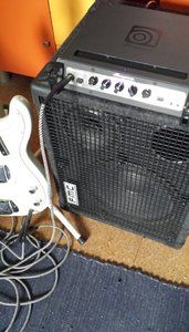 ampeg.jpg ampeg.jpg