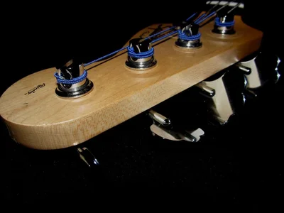 Squier-04.webp Squier-04.webp