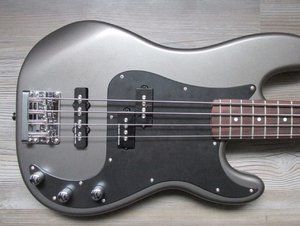 Squier (umgebaut).JPG Squier (umgebaut).JPG