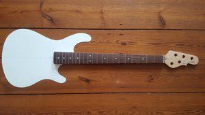 5-Saiter-Entw-Strat.jpg 5-Saiter-Entw-Strat.jpg