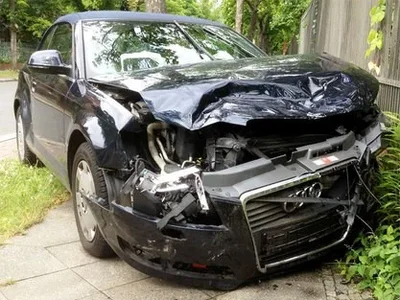 Blechschaden.webp Blechschaden.webp