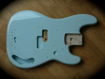 Fender Nate Mendel Refin 01.webp