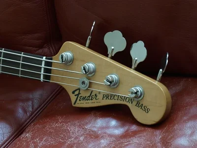 Fender Nate Mendel Refin 05.webp
