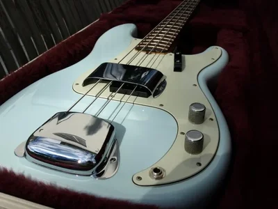 Fender Nate Mendel Refin 06.webp