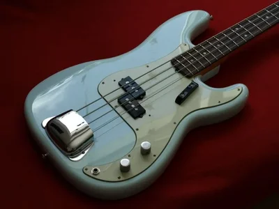 Fender Nate Mendel Refin 07.webp