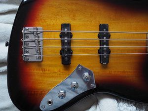 mm-squier-3.jpg mm-squier-3.jpg