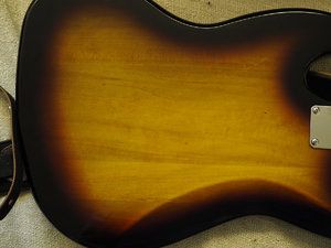 squier-3-fretless.JPG