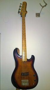 Ibanez Roadster Bass.jpg