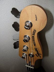 Squier_Preci_04.jpg