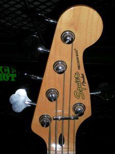 squier-by-fender-foto-bild-91353902.jpg