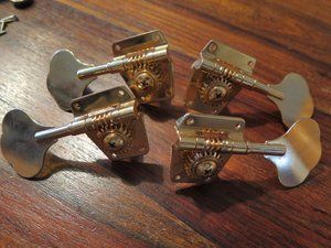 Mechaniken gold.jpg Mechaniken gold.jpg