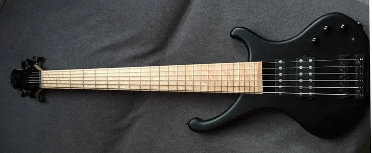 Black Buster 6 HS.webp