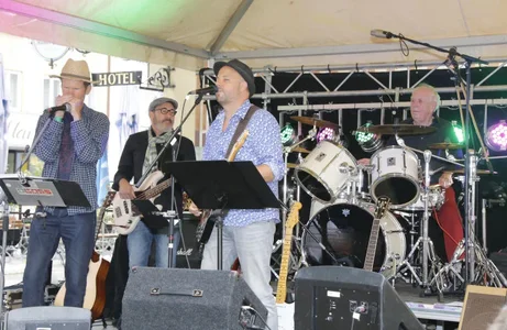 wolves-in-wor1.webp wolves-in-wor1.webp