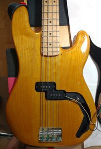 squier_vm_preci_naked.jpg squier_vm_preci_naked.jpg
