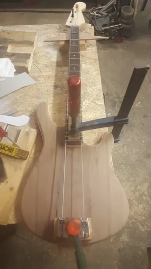 ausrichtung_hals-korpus.webp ausrichtung_hals-korpus.webp