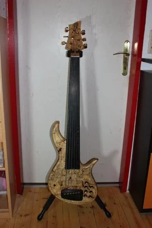 F Bass AC6 003.webp