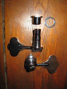 Hipshot Licensed Tuner.jpg Hipshot Licensed Tuner.jpg