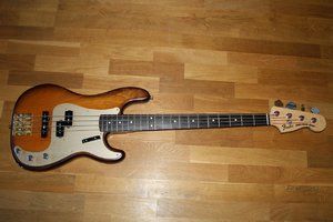 Fender-USA-PJ-VIB-precision-Bass.jpg