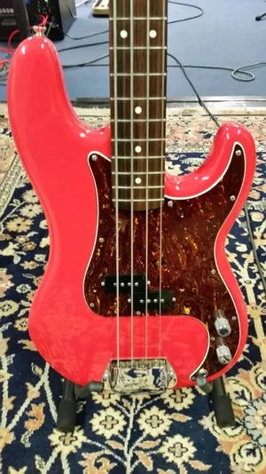 Squier 60s Classic Vibe Precision Bass Fiesta Red