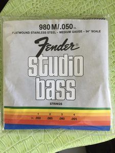 FENDER flatwound strings, medium "NEW"